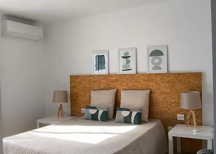 Upstairs Δωμάτια σε οικογενειακή κατοικία Πόντα Ντελγκάντα