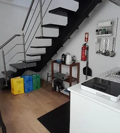 Homestay Upstairs Ponta Delgada (Sao Miguel)