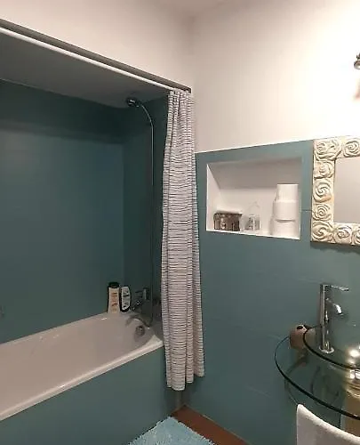 Homestay Upstairs Ponta Delgada (Sao Miguel)